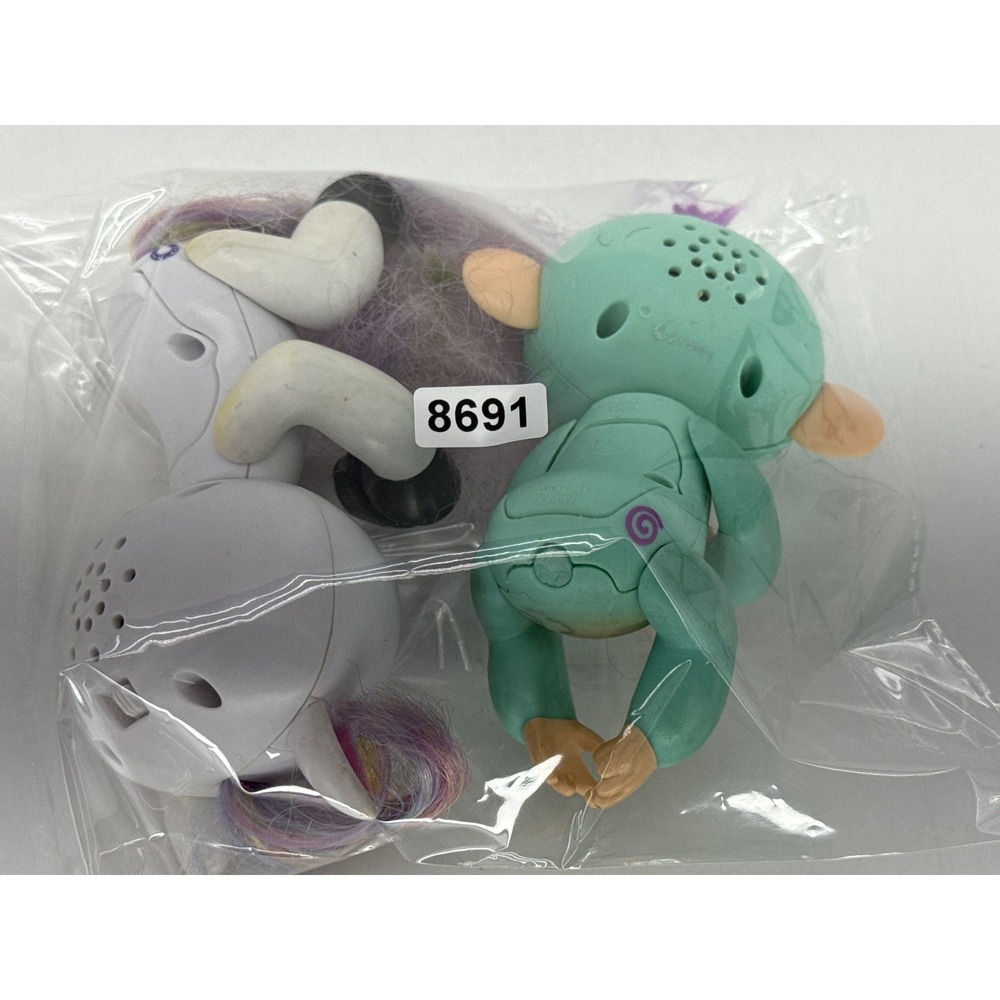 Lot of 2 WowWee Toys Unicorn Fingerlings Interactive Multicolor Plastic - Picture 7 of 7